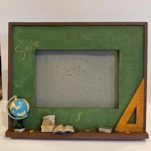School picture frame‎
